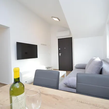 Anna-3 By Interhome * Jezera